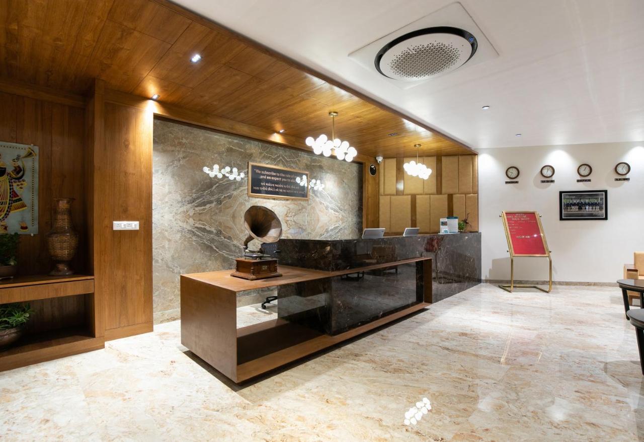 Palette - Hotel Welcome Kadi Bagian luar foto