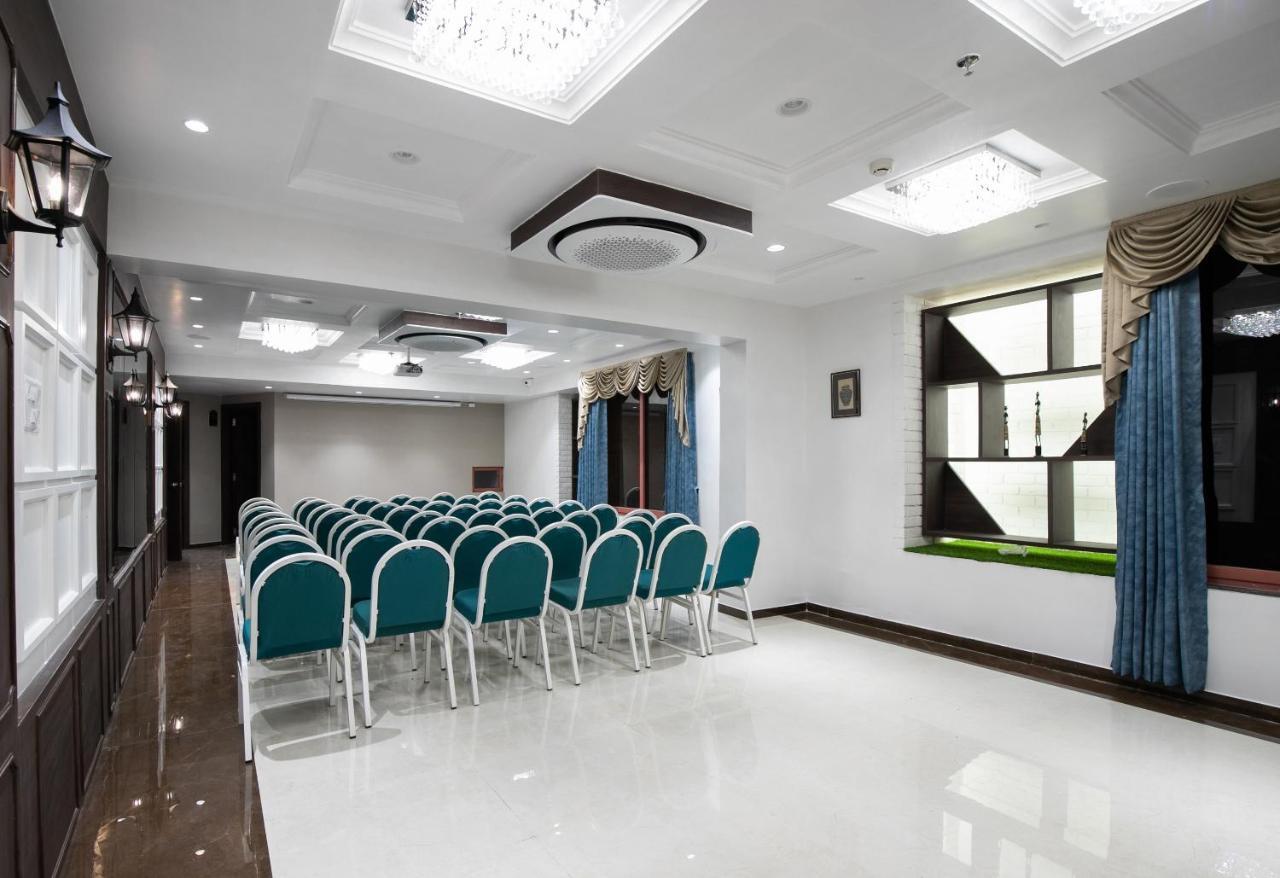 Palette - Hotel Welcome Kadi Bagian luar foto