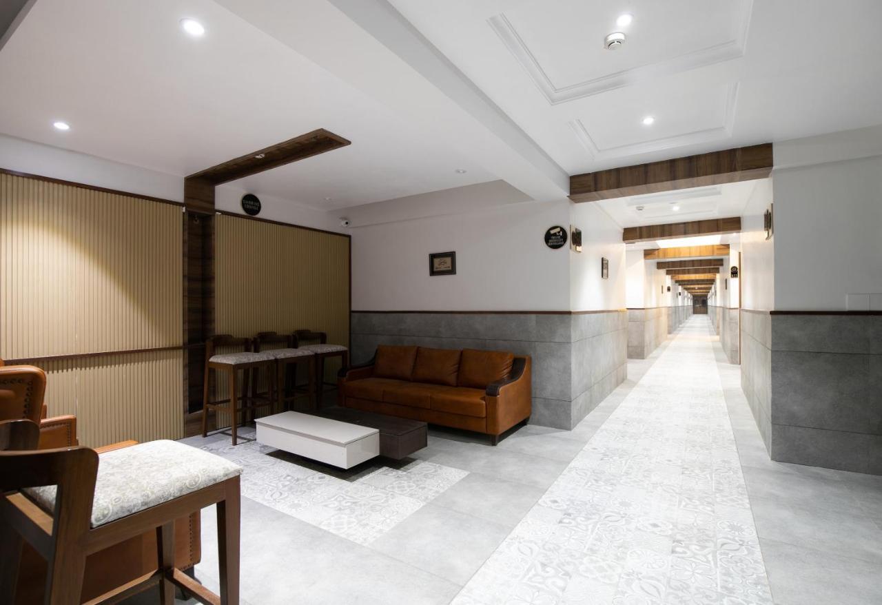 Palette - Hotel Welcome Kadi Bagian luar foto