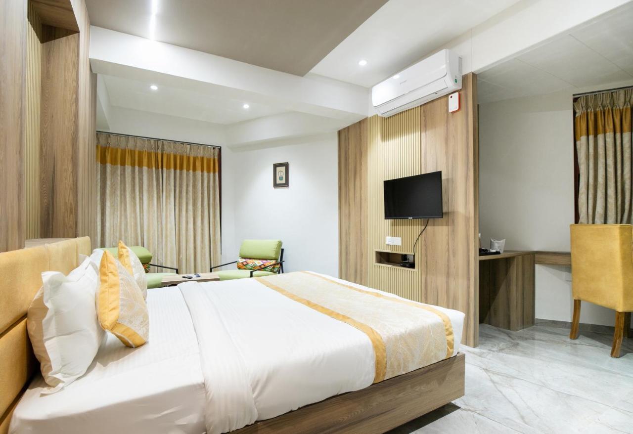 Palette - Hotel Welcome Kadi Bagian luar foto