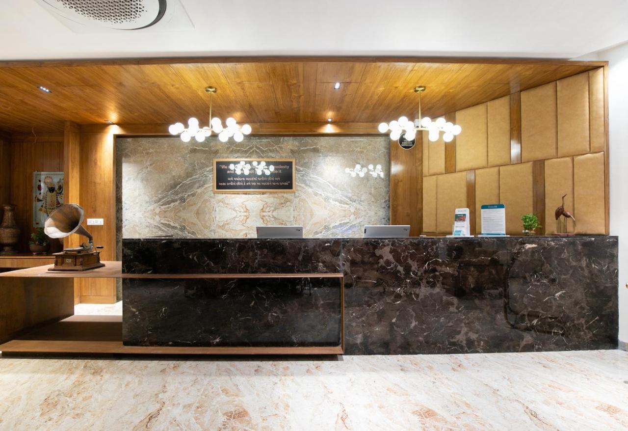 Palette - Hotel Welcome Kadi Bagian luar foto